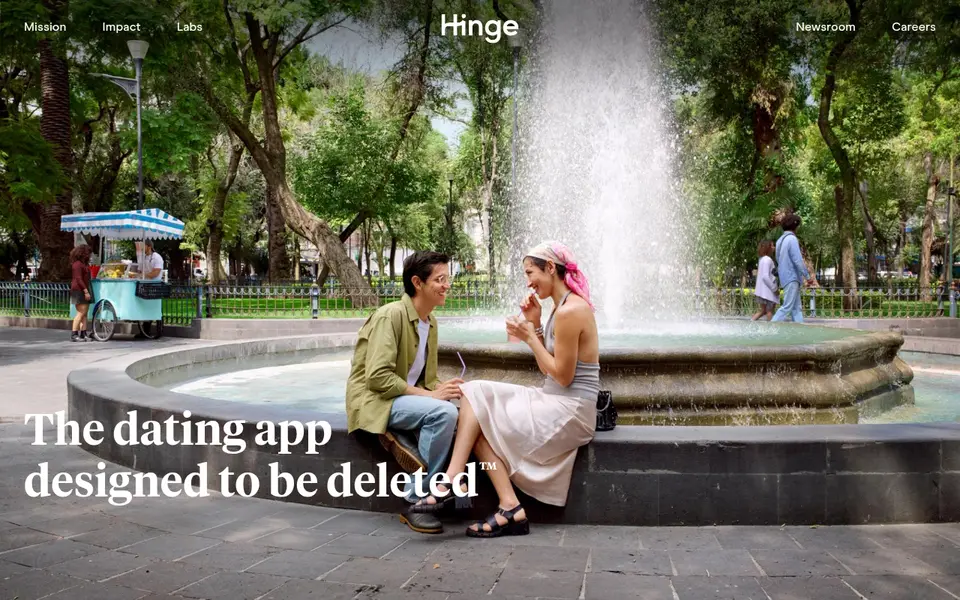Hinge review: de homepage van hinge.co met de slogan over de app die verwijderd mag worden